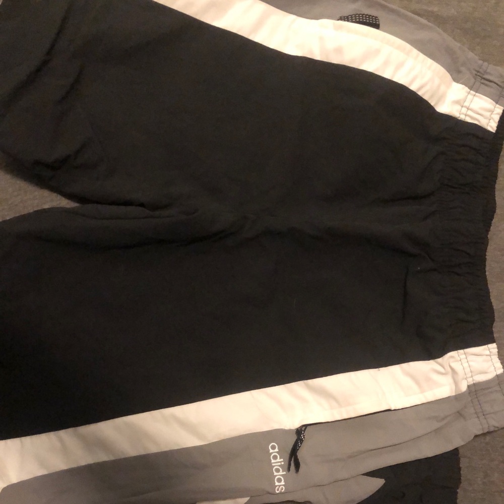Adidas sweatpants size medium. - Picture 2 of 4